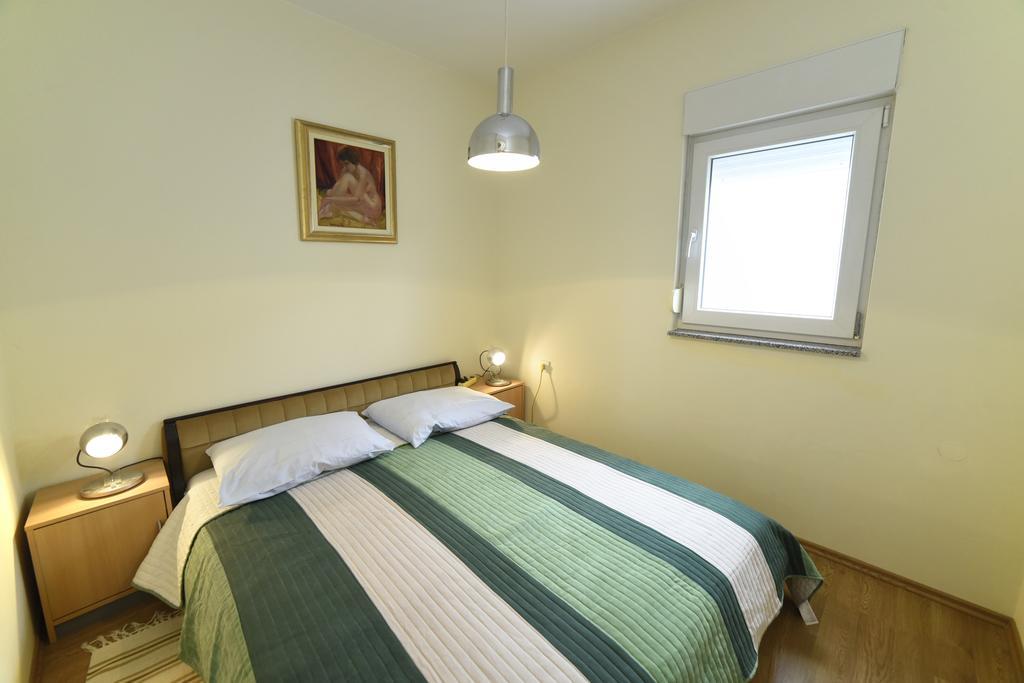 Apartments Galic Kampor エクステリア 写真